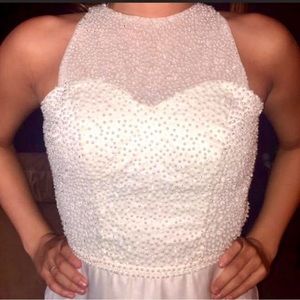 Gorgeous white chiffon, pearl beaded mesh top -event gown, backless SZ 4. NWT.